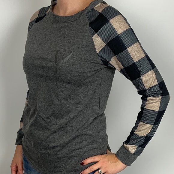 Virago grey plaid pattern top - Picture 1 of 1